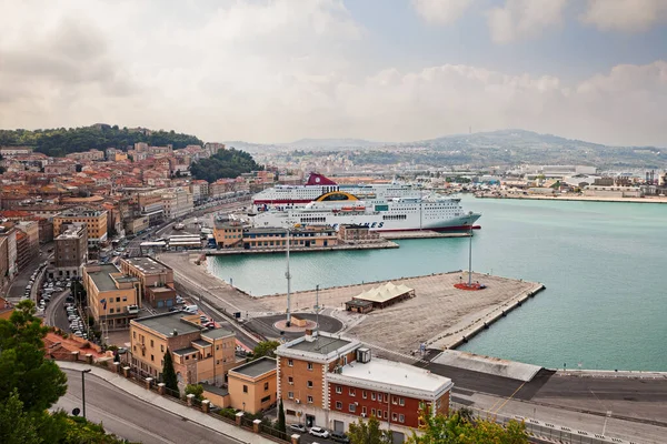 Ancona Marche Italy 아드리아 항구와 아드리아 크로아티아 알바니아 그리스로 향하는 — 스톡 사진