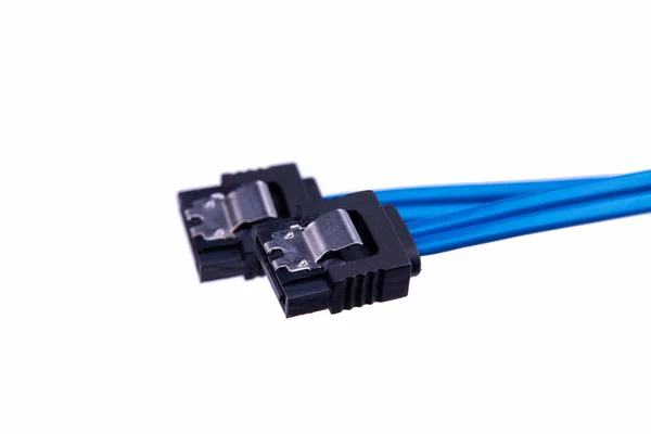 Serie ata cable sata azul aislado sobre fondo blanco. espacio de copia. concepto de hardware y transferencia de datos —  Fotos de Stock