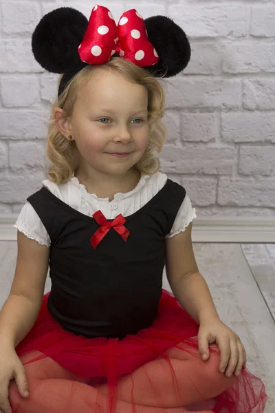 Minnie Mouse olarak küçük kız — Stok fotoğraf