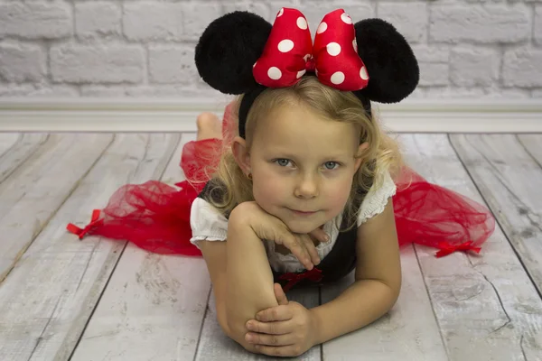 Minnie Mouse olarak küçük kız — Stok fotoğraf