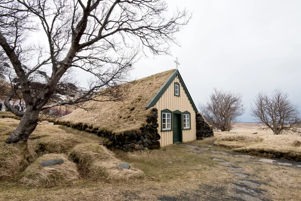 Chiesa del tappeto erboso a Hof in Islanda — Foto Stock