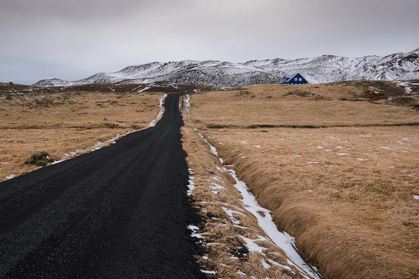 Сільських порожній Зимова дорога Ісландії — стокове фото