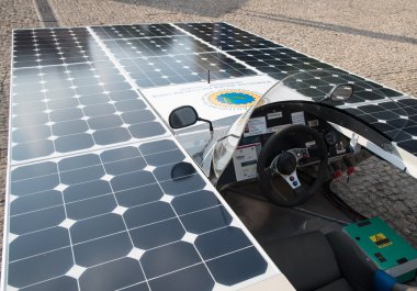  Güneş enerjili el yapımı araba