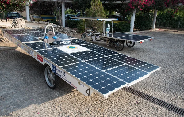 Handgemaakte zonne aangedreven auto 's — Stockfoto