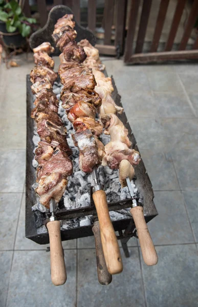 Fläsk kebab på grillen — Stockfoto