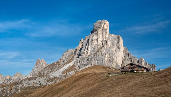 Paisaje de montaña dolomita Passo Di Giau los Alpes Italia —  Fotos de Stock