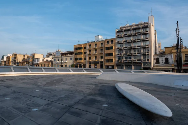Paisaje urbano de Nicosia desde la plaza Eleftheria con arquitectura futurista moderna. Chipre — Foto de Stock