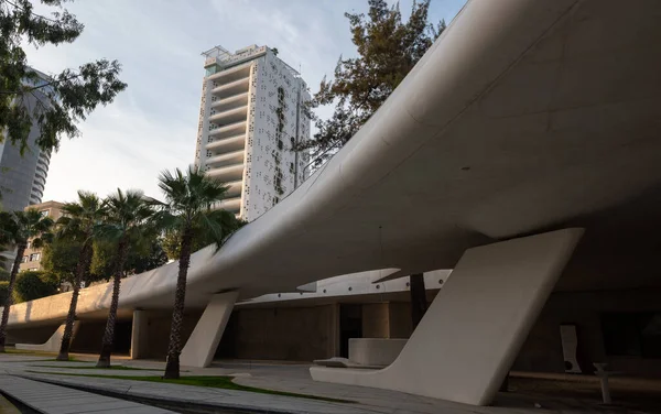Stadsbild av Nicosia eleftheria torget med modern futuristisk arkitektur. Cypern — Stockfoto