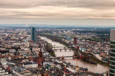 Frankfurt Almanya şehrinin panoramik manzarası Avrupa