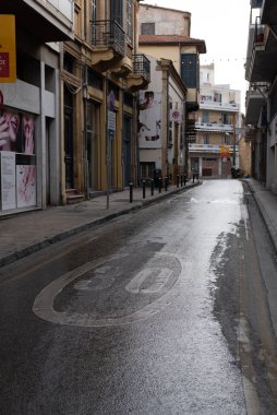 Boş yol. Trafik yok. Karantina 19.