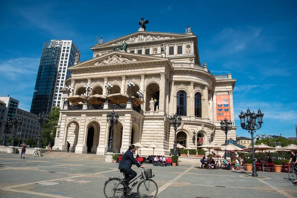 Alter oper or opera square with people moving around in Frankfu — Stock Photo, Image