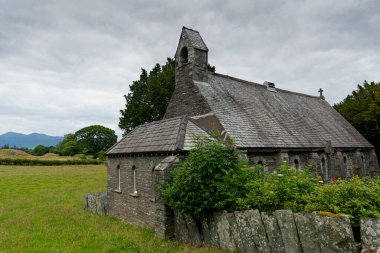Kutsal Üçleme Kilisesi, İngiltere 'nin Borrowdale Gölü bölgesindeki Grange.