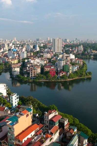 Skyline of Hanoi and Hoan kiem lake in Vietnam Asia late in the evening —  Fotos de Stock