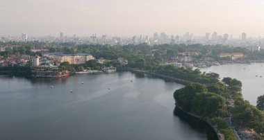 Hanoi ve Hoan Gölü 'nün kenti. Vietnam' da, Asya 'da akşam üzeri.