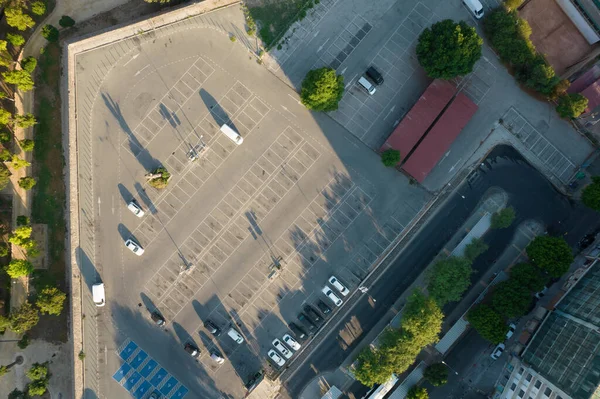 Αεροφωτογραφία ενός άδειου χώρου στάθμευσης αυτοκινήτων στη Λευκωσία Κύπρος — Φωτογραφία Αρχείου