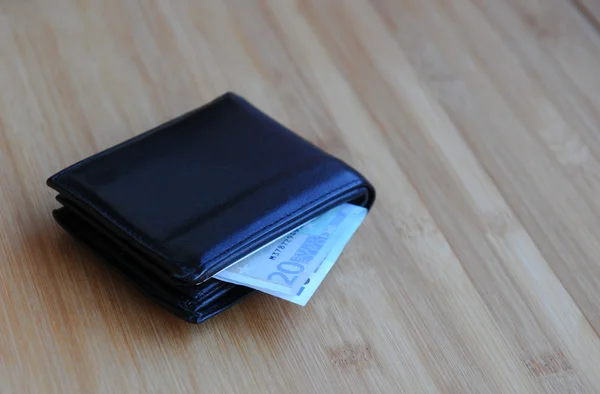 Euro para ile cüzdan — Stok fotoğraf