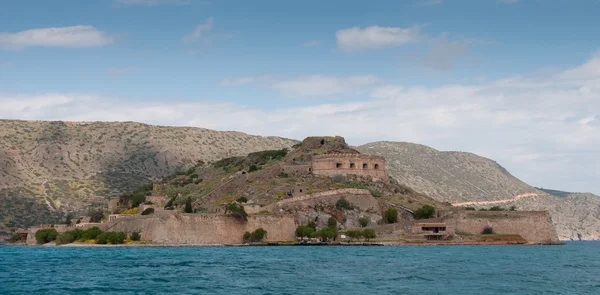 Isola di Spinalonga nel Golfo di Elounda città di Creta, Gre — Foto Stock