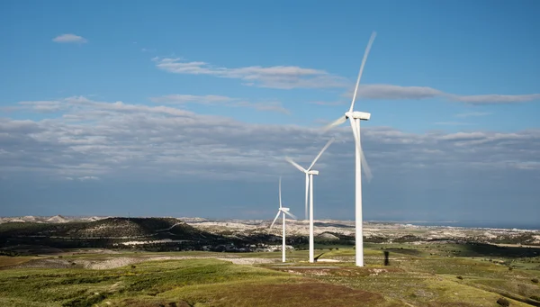 Mulini a vento generatori di energia — Foto Stock