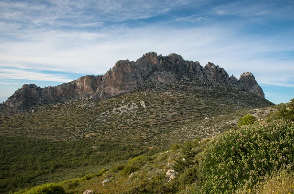 Κορυφές βραχώδες βουνό Πενταδάκτυλος στην Κύπρο — Φωτογραφία Αρχείου