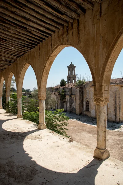 Verlassenes orthodoxes Kloster des Heiligen Panteleimon auf Zypern — Stockfoto