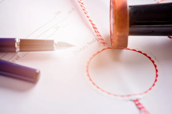 Lugar de firma de un notario público en el contrato . — Foto de Stock