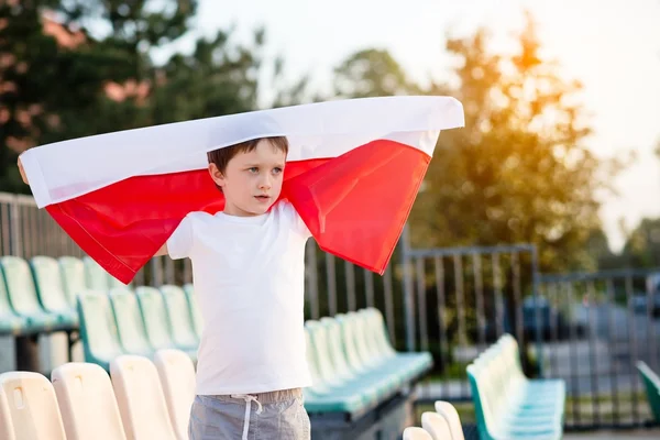 Petit garçon fan de l'équipe polonaise de football — Photo