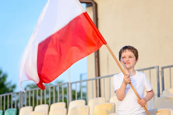 Petit garçon fan de l'équipe polonaise de football — Photo