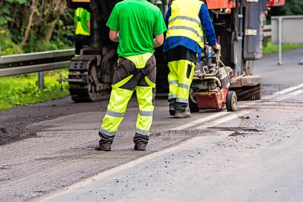 夏の道路工事。道路更新. — ストック写真