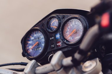 Klasik motosiklet Denetim Masası, yağmur
