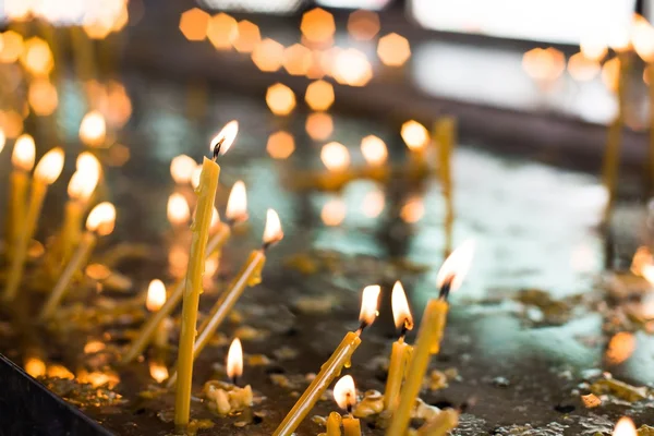 Κεριά στην Ορθόδοξη Εκκλησία — Φωτογραφία Αρχείου