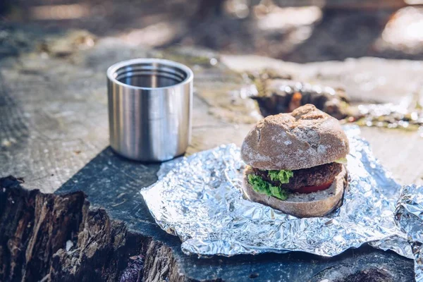Delicious beef sandwich burger as snack meal outdoor — Stock Photo, Image