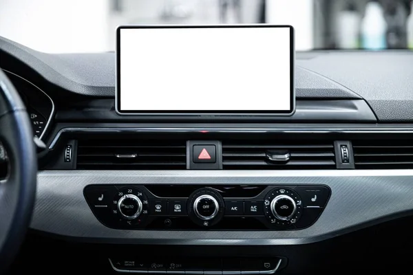 Auto-Multimedia-Monitore mit leerem Raum für Nachrichten. — Stockfoto