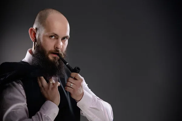 Een man met een baard — Stockfoto