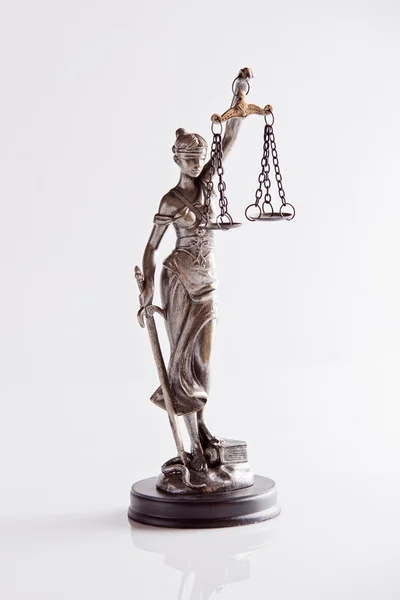 Standbeeld van Themis - godin van Justitie — Stockfoto