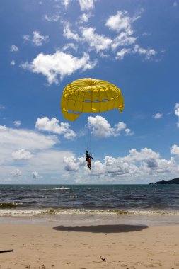 Patong Plajı'parasailing