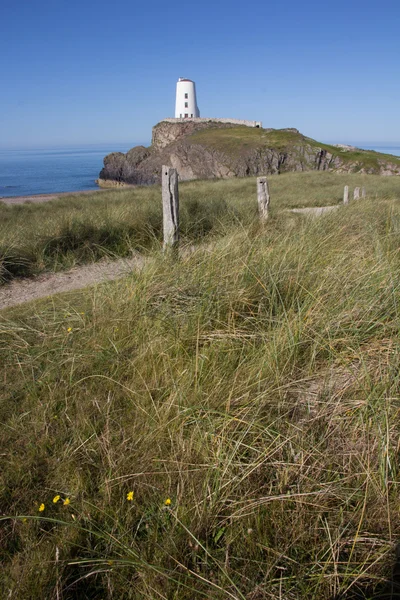 Faro en la isla de Llanddwyn — Foto de Stock