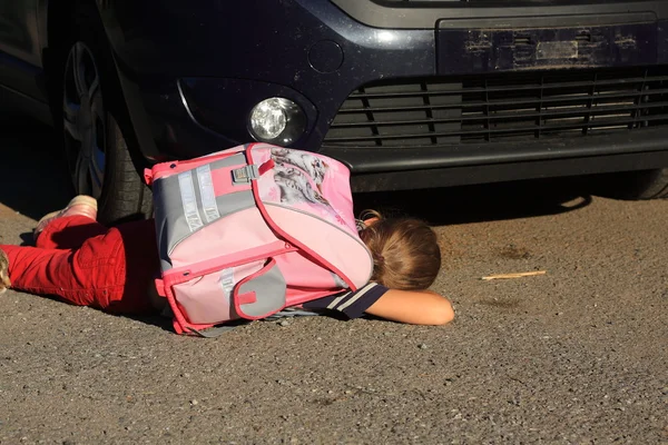 Car accident with little schoolgirl — Stock Photo, Image