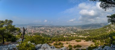 Panorama görünüm Mont Faron Toulon üzerinden