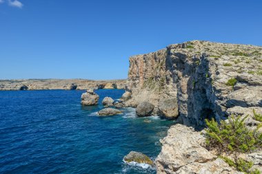 Gozo Malta yakın kayalık uçurum