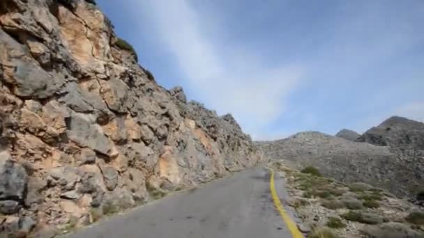 Calle en la montaña de creta — Vídeo de stock