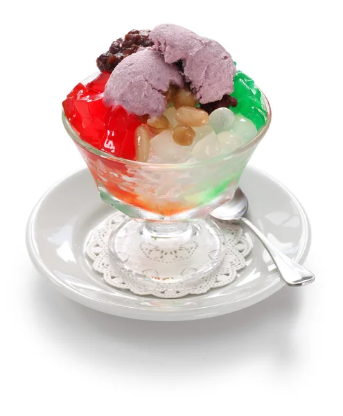 Halo halo, Filipino summer dessert — Stock Photo, Image