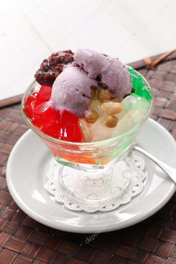 halo halo, Filipino summer dessert