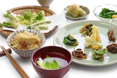Japon yenilebilir yabani bitkiler mutfağı