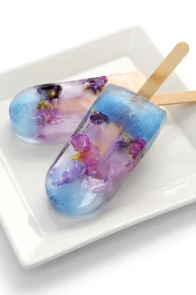 Homemade edible flower ice pop, popsicle — Stock Photo, Image