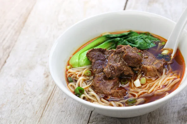 Sopa de macarrão de carne taiwanesa — Fotografia de Stock