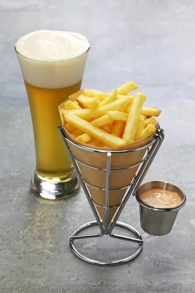 Belgian Frites Wrapped Paper Cone Samourai Sauce Beer — Stock Photo, Image