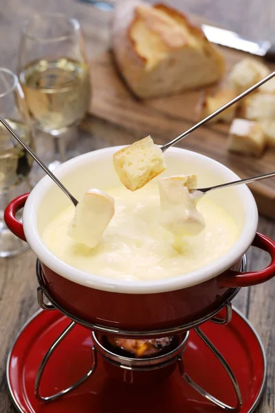 Traditional Cheese Fondue Swiss Cuisine — Stock Photo, Image