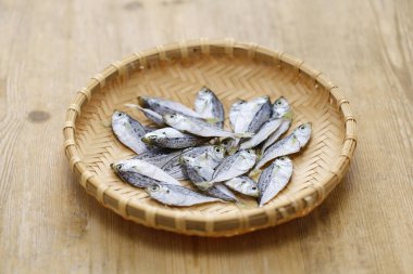 Hiiragi no himono, kurumuş benekli midilli balığı, Japon yemeği.