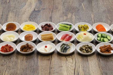 Japon turşuları (Tsukemono) çeşitli, geleneksel mayalanmış yiyecekler