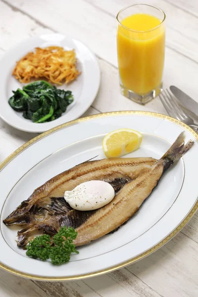 Kipper Smoked Herring Poached Egg Traditional British Breakfast Dish — Stock Photo, Image